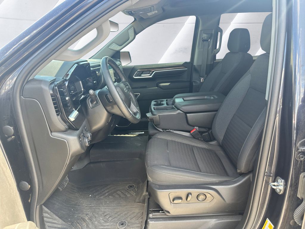 2023 Chevrolet Silverado 1500 RST photo 6