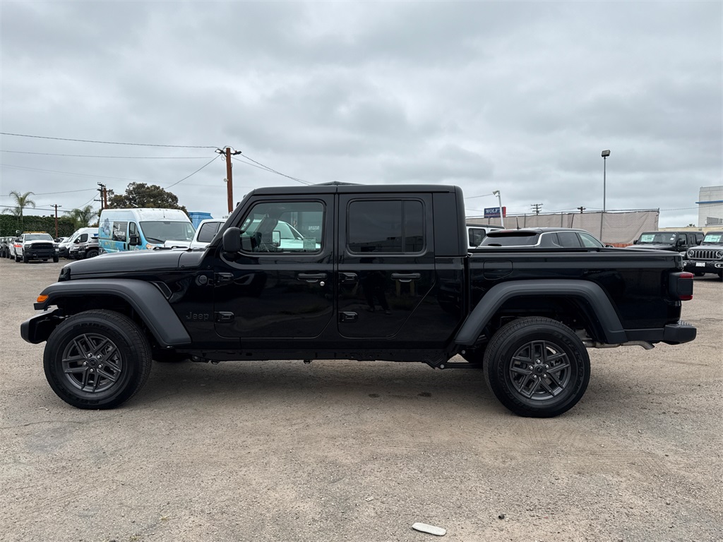 2025 Jeep Gladiator Sport S photo 11