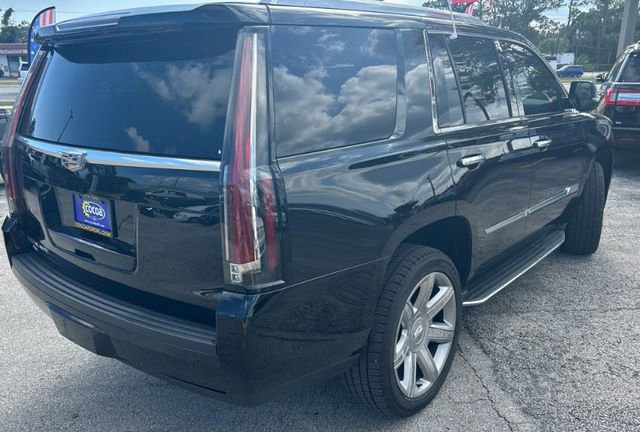 2016 Cadillac Escalade Luxury photo 4