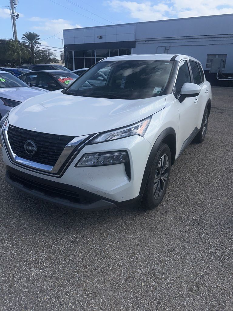 2023 Nissan Rogue SV's photo