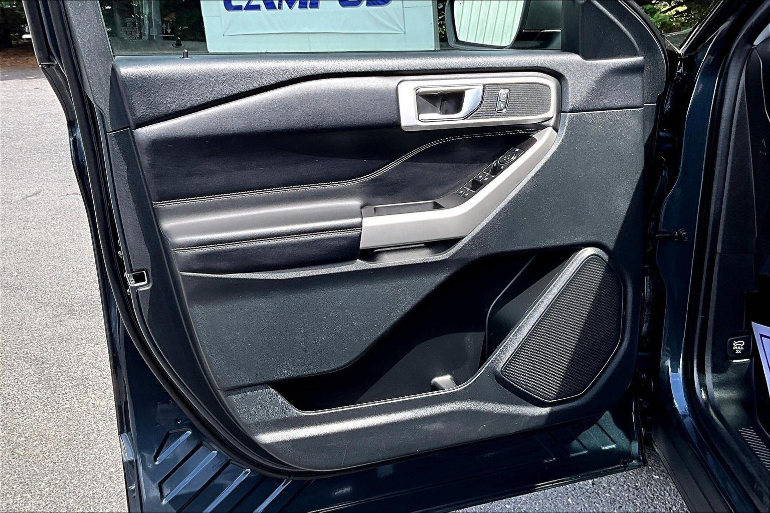 2022 Ford Explorer XLT photo 16