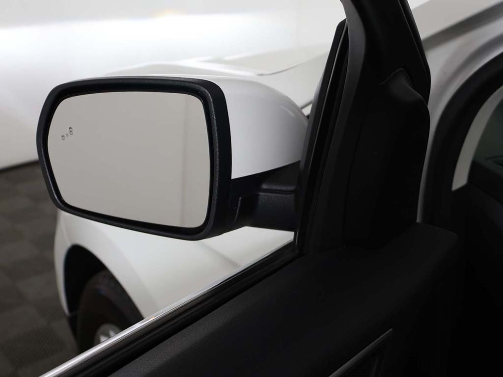 2022 Ford Edge SEL photo 30