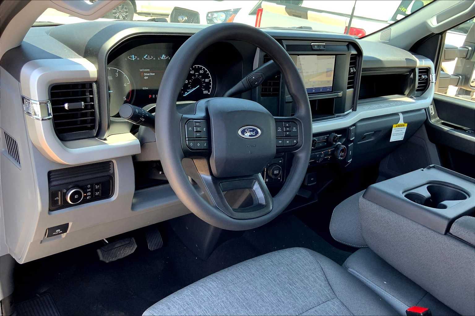 2025 Ford F-250 XL photo 8