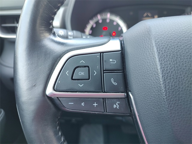 2021 Toyota Highlander LE photo 5