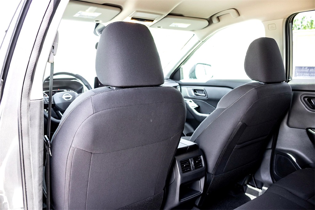 2025 Nissan Rogue S photo 20