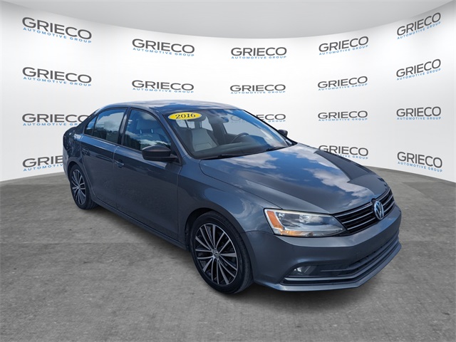 2016 Volkswagen Jetta 1.8T Sport photo 2