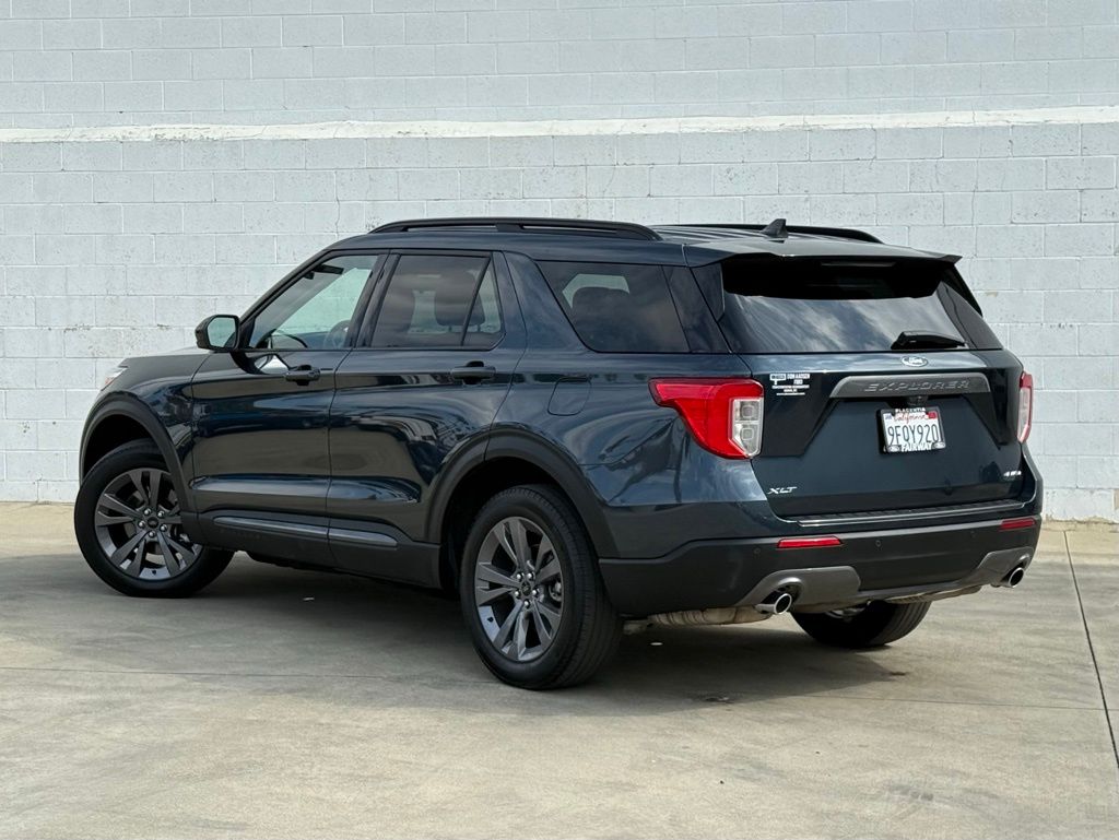 2022 Ford Explorer XLT photo 2