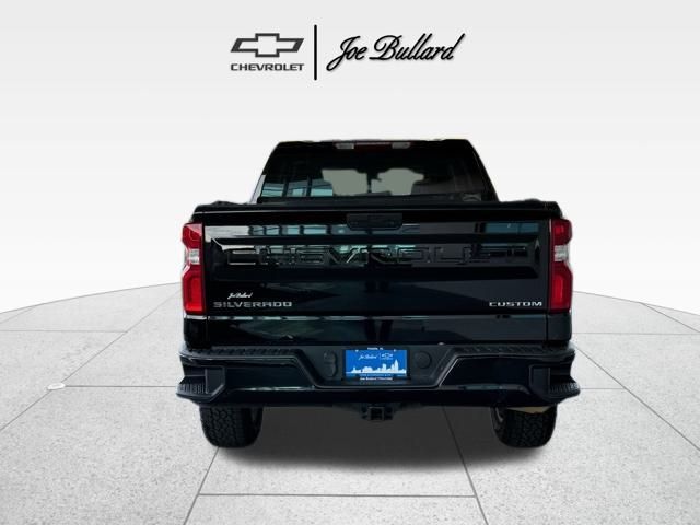 2022 Chevrolet Silverado 1500 Custom photo 5