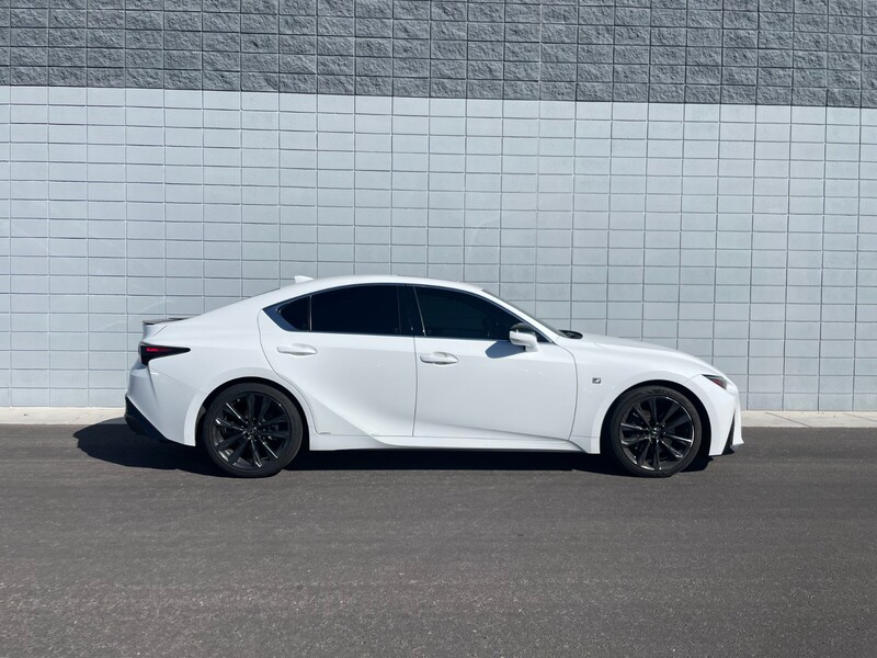 2022 Lexus IS 350 F SPORT photo 2