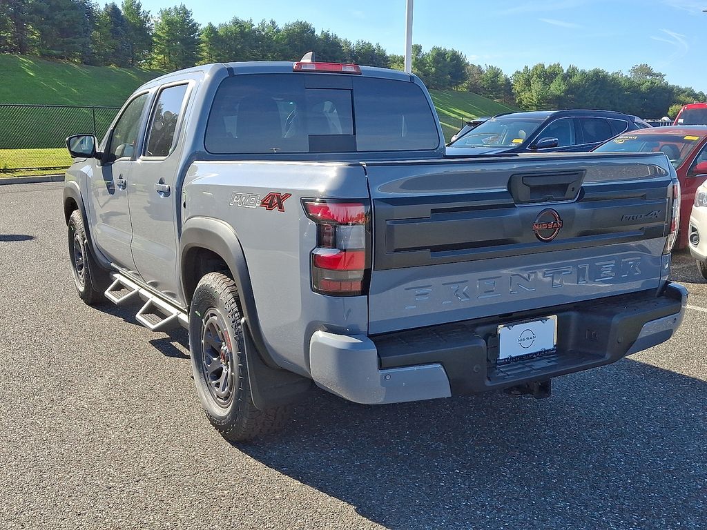 2026 Nissan Frontier Crew Cab PRO-4X photo 3