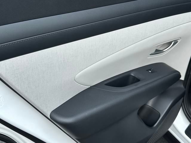 2025 Hyundai Tucson SEL Convenience photo 12