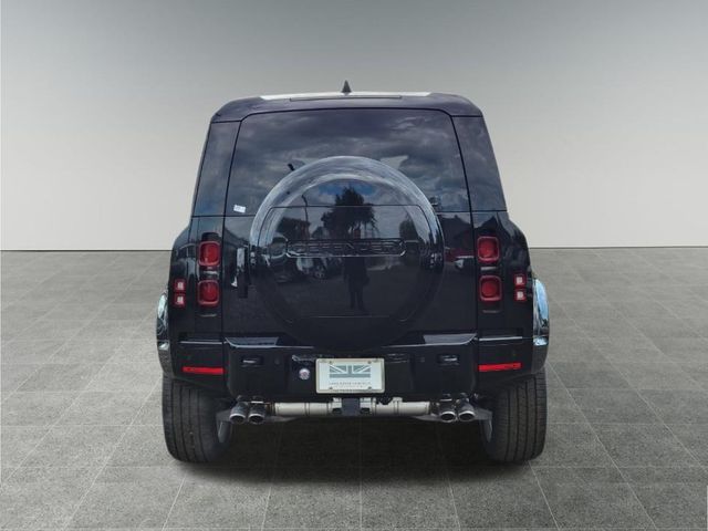 2025 Land Rover Defender 110 X-Dynamic SE photo 3