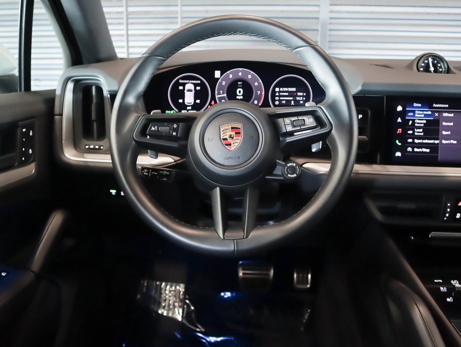 2024 Porsche Cayenne S photo 15