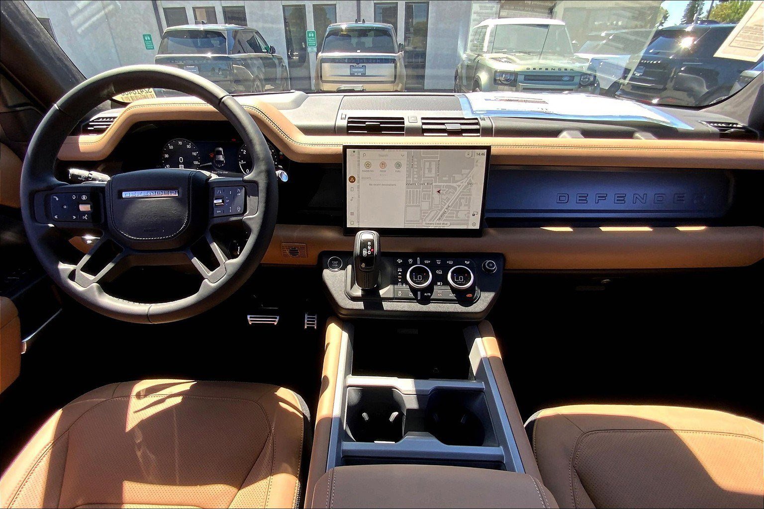 2025 Land Rover Defender 110 V8 photo 4