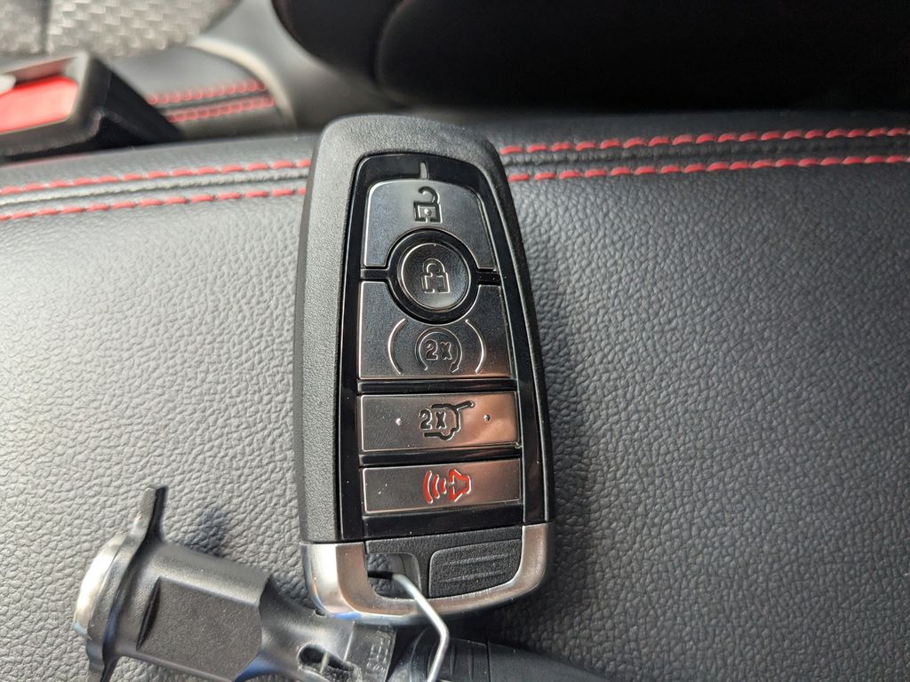 2025 Ford Escape ST-Line photo 29