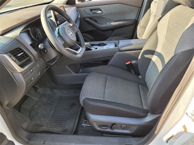2023 Nissan Rogue SV photo 7