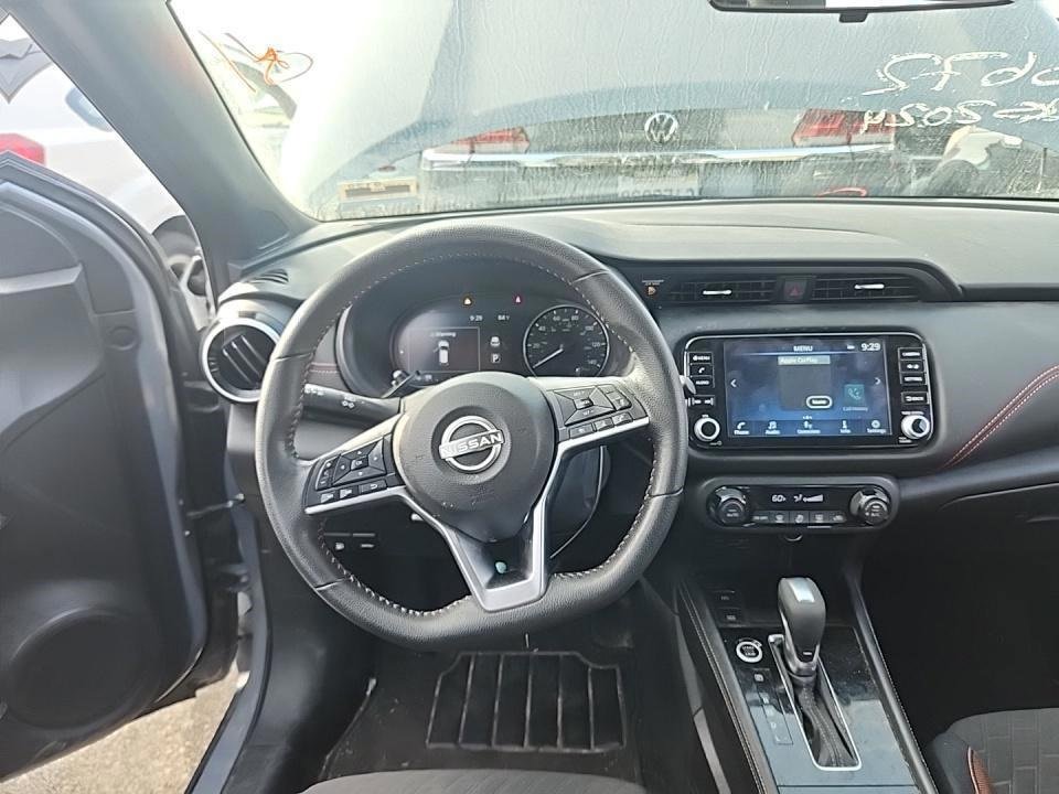2024 Nissan Kicks SR photo 3