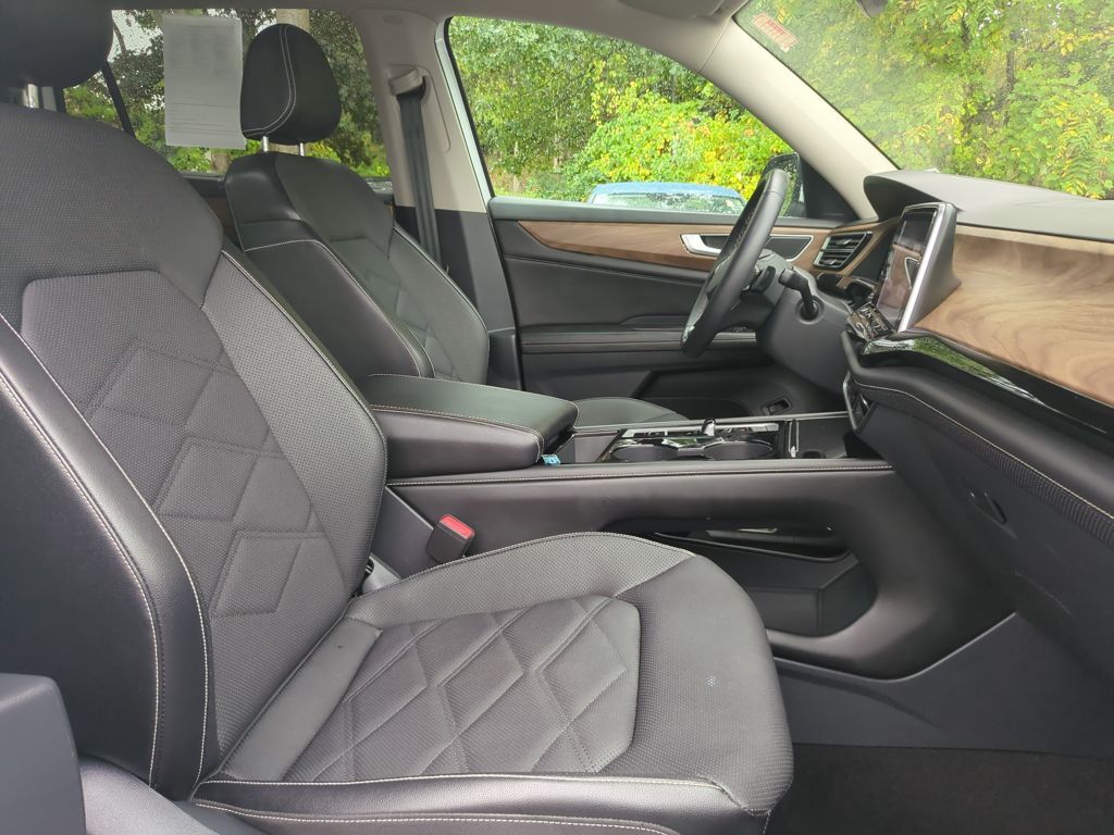 2024 Volkswagen Atlas SE Technology photo 9