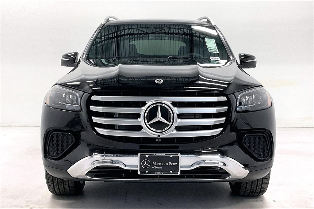 2025 Mercedes Benz GLS 450 4MATIC photo 2