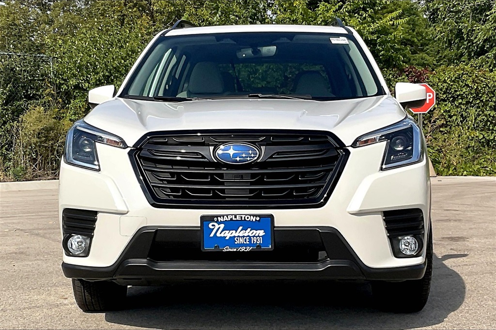 2022 Subaru Forester Premium photo 2