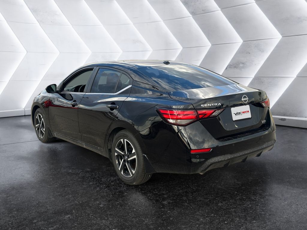 2025 Nissan Sentra SV photo 4