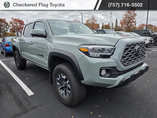 2023 Toyota Tacoma TRD Off-Road photo 3