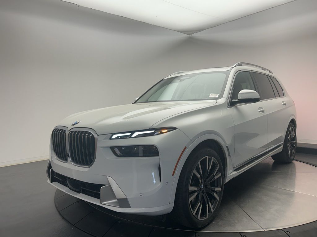 2023 BMW X7 40i's photo