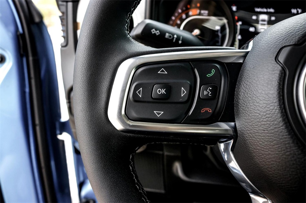 2025 Jeep Wrangler Sahara photo 12