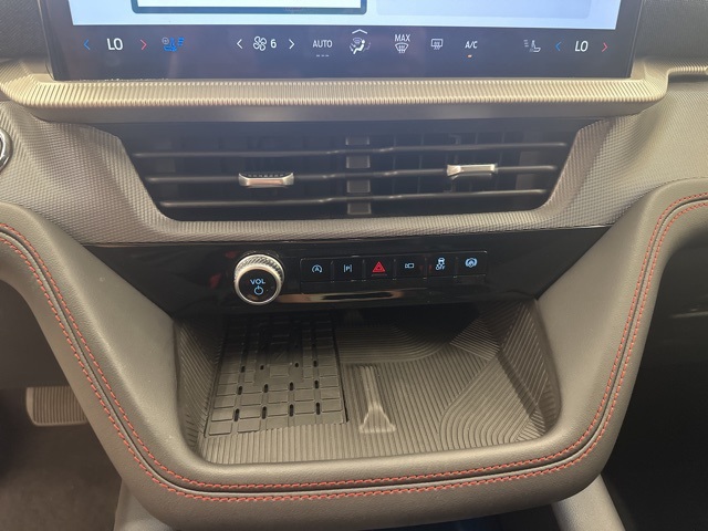 2025 Ford Explorer ST photo 17