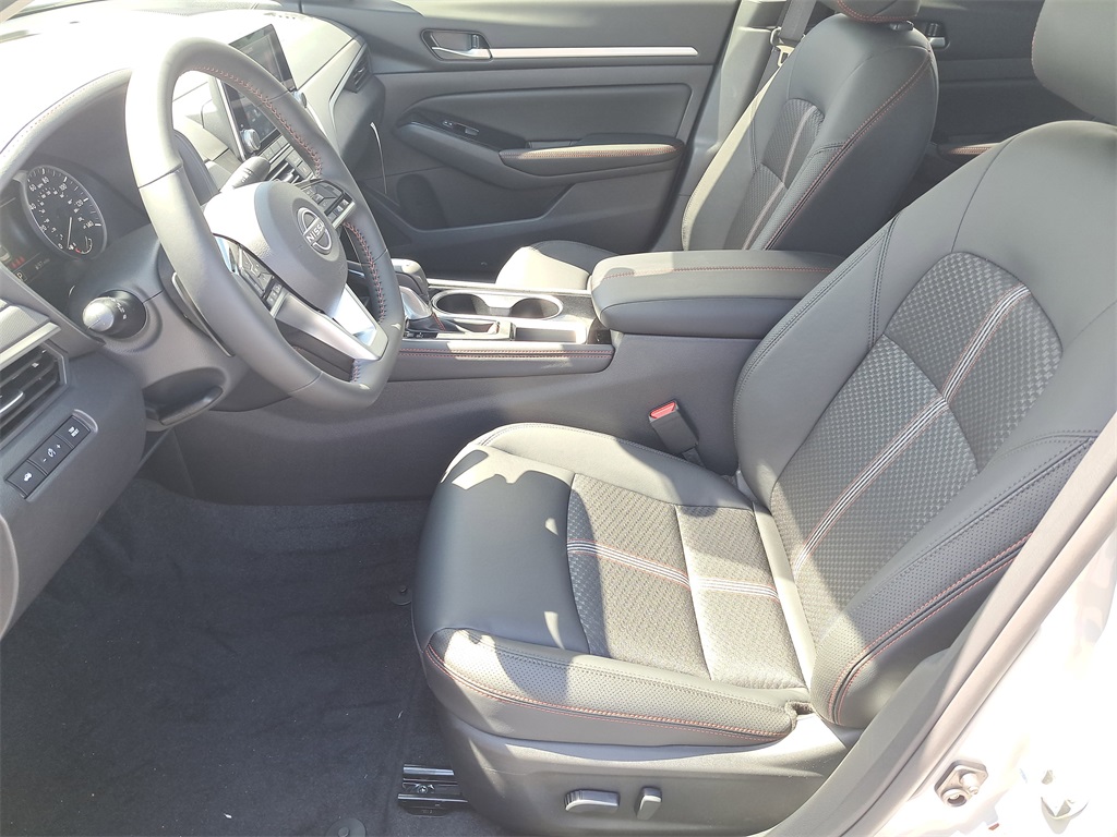 2025 Nissan Altima 2.5 SR photo 19