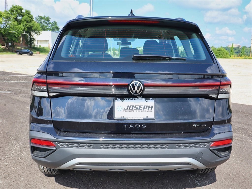 2025 Volkswagen Taos S photo 3
