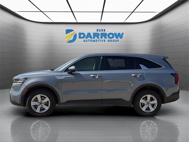 2023 Kia Sorento LX photo 2
