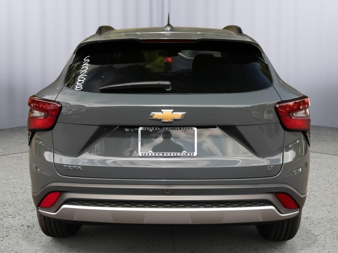 2025 Chevrolet Trax LT photo 6