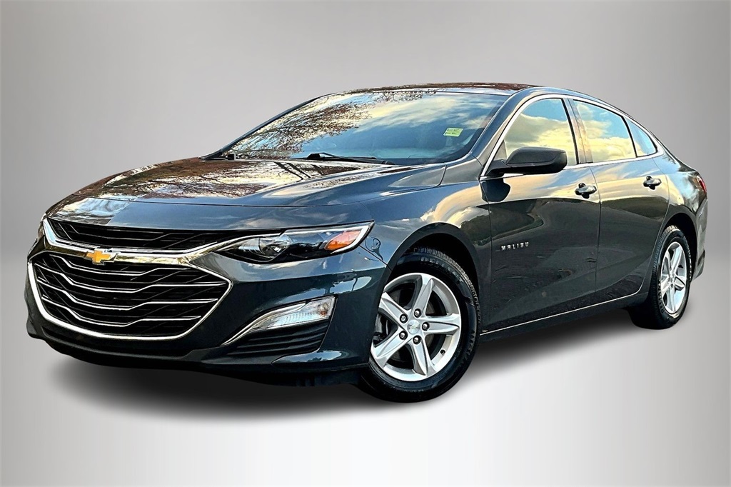 2020 Chevrolet Malibu LS photo 2