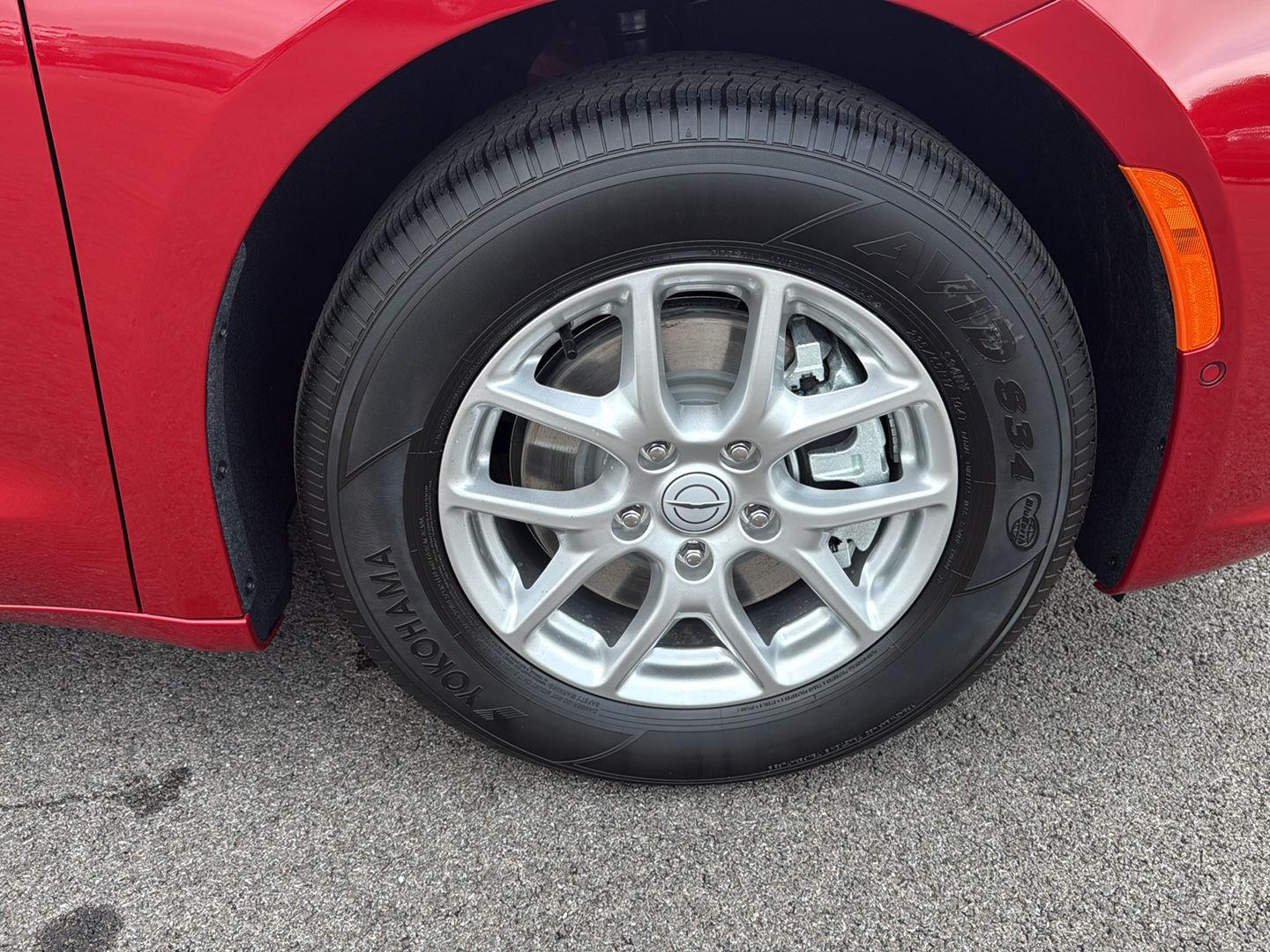2026 Chrysler Pacifica photo 13