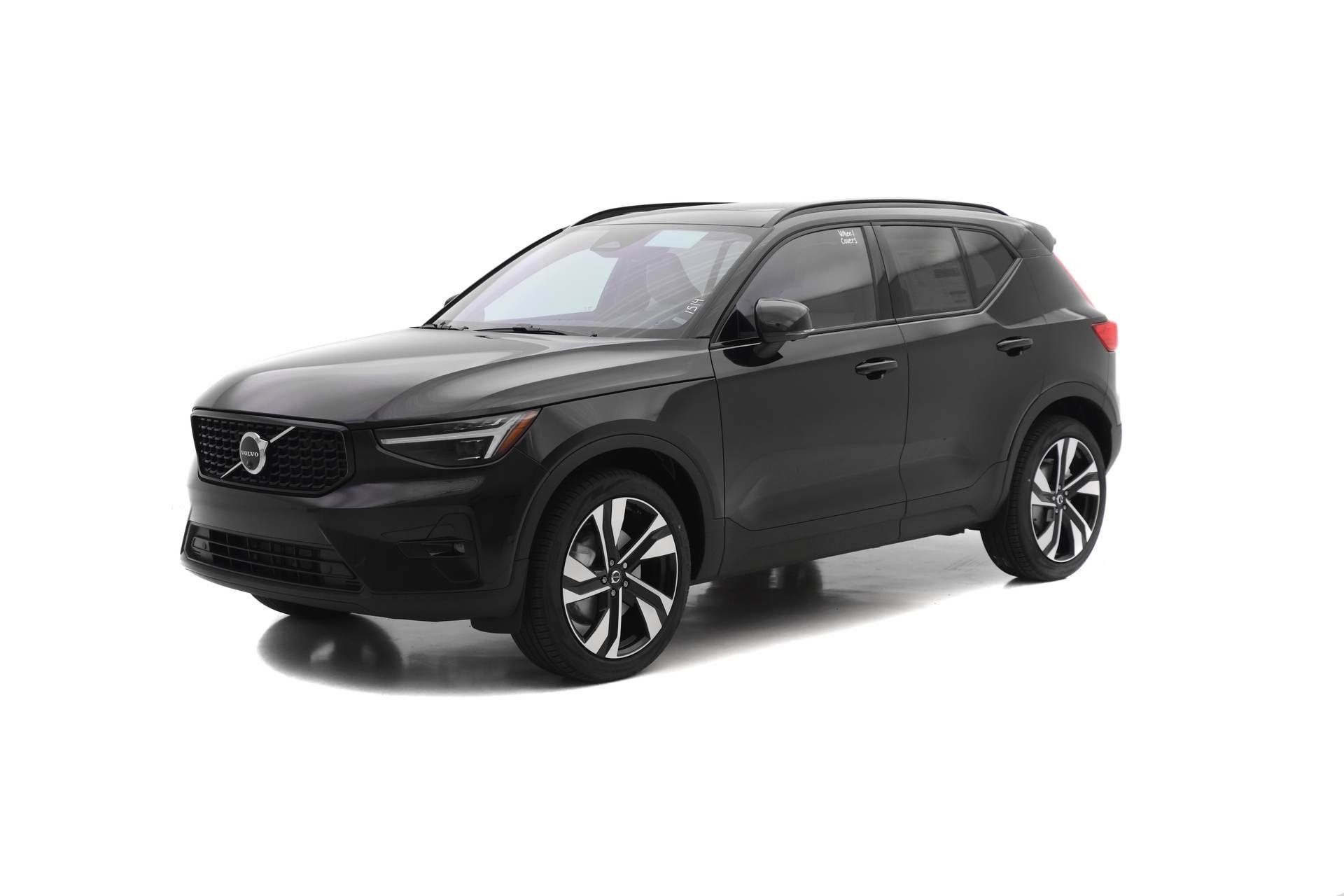 2025 Volvo XC40 Plus