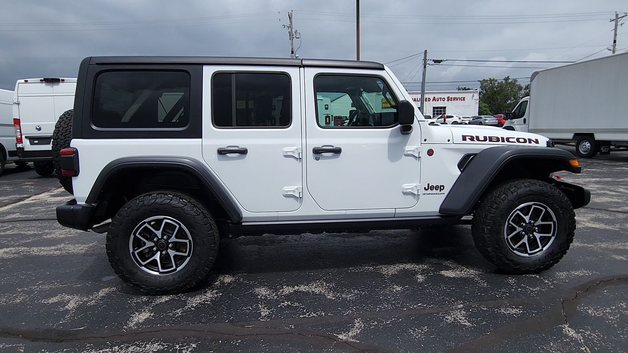 2024 Jeep Wrangler Rubicon photo 8