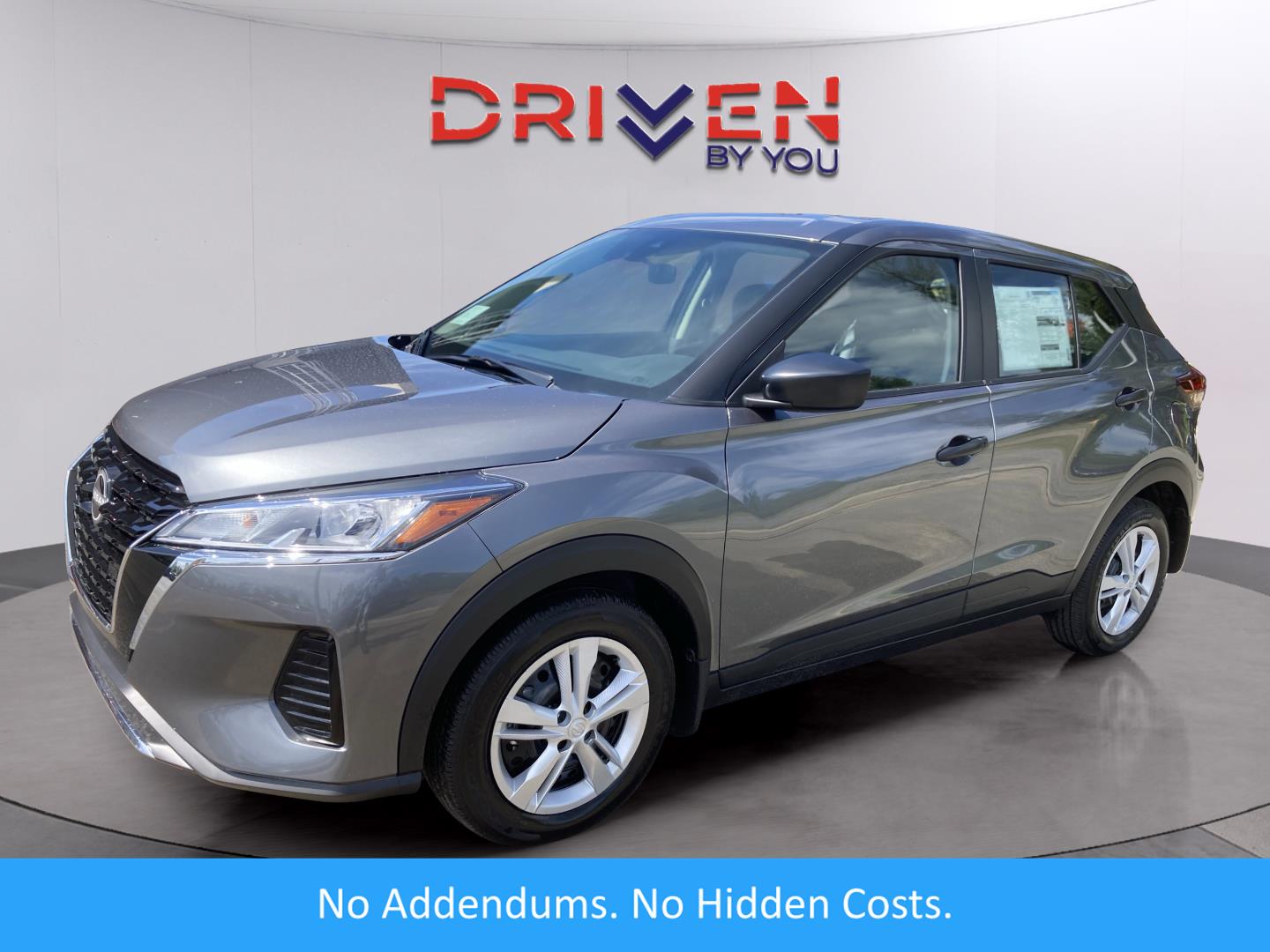 2025 Nissan KICKS PLAY Base's photo