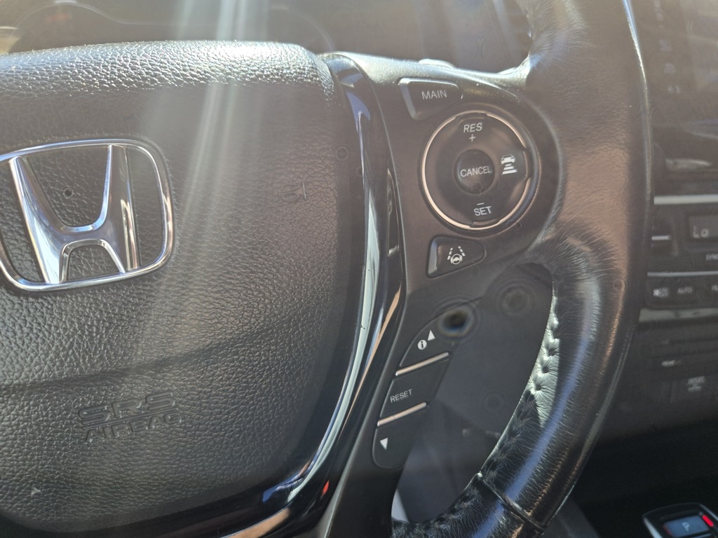 2017 Honda Pilot Elite photo 16
