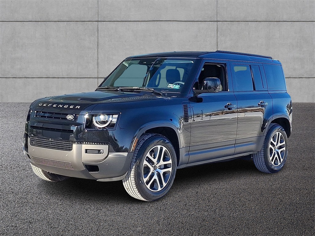 2026 Land Rover Defender S's photo