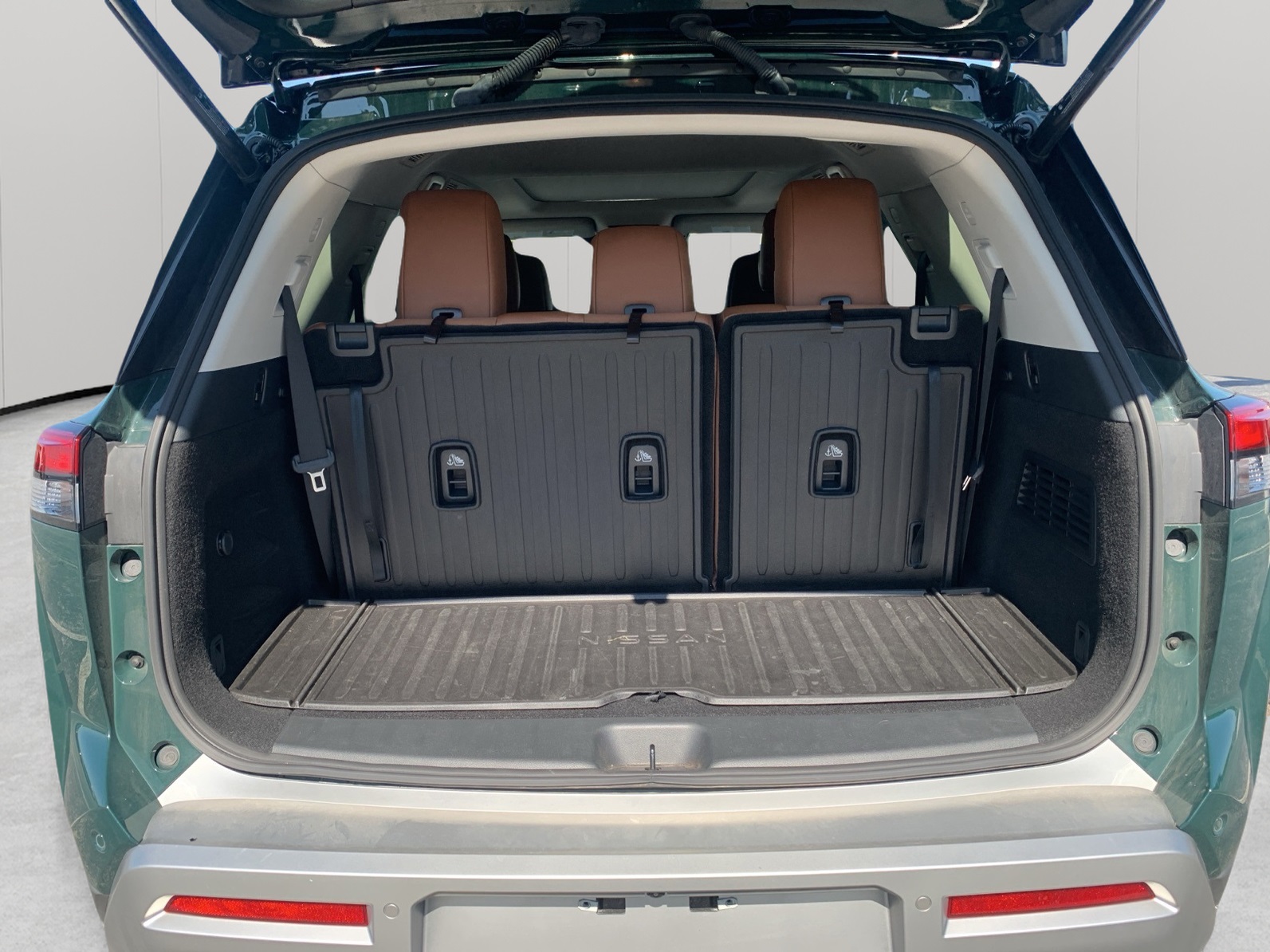 2023 Nissan Pathfinder Platinum photo 29