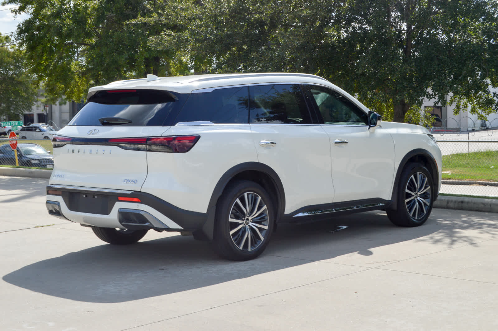 2023 Infiniti QX60 Sensory photo 2