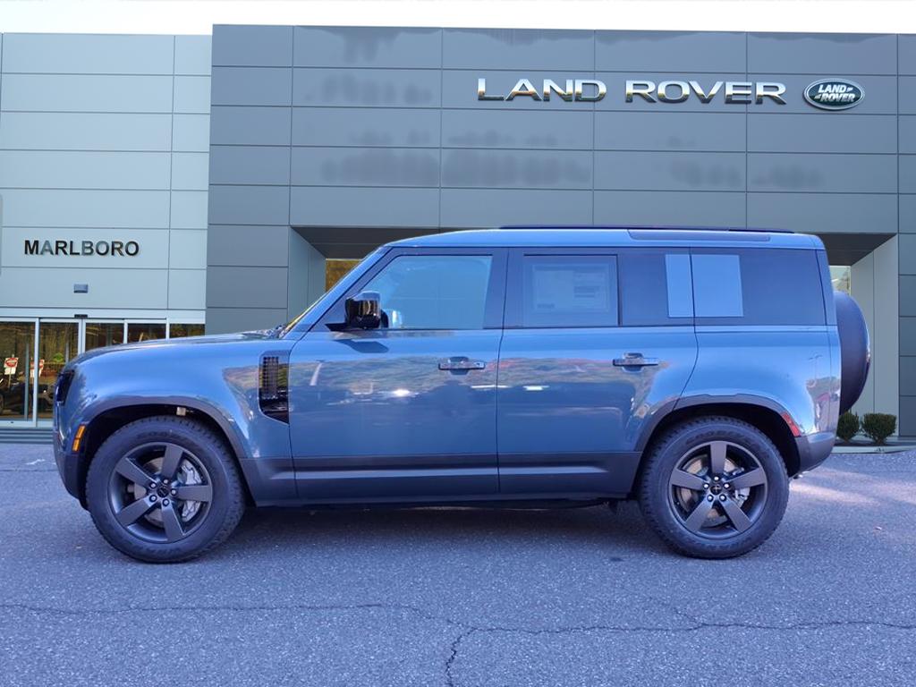 2026 Land Rover Defender 110 S photo 4