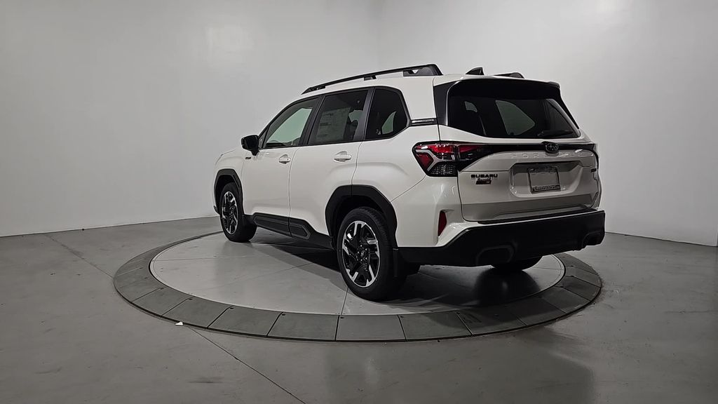 2025 Subaru Forester Limited photo 3