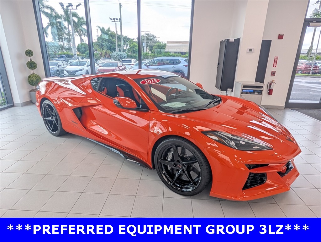 2025 Chevrolet Corvette E-Ray 3LZ photo 2