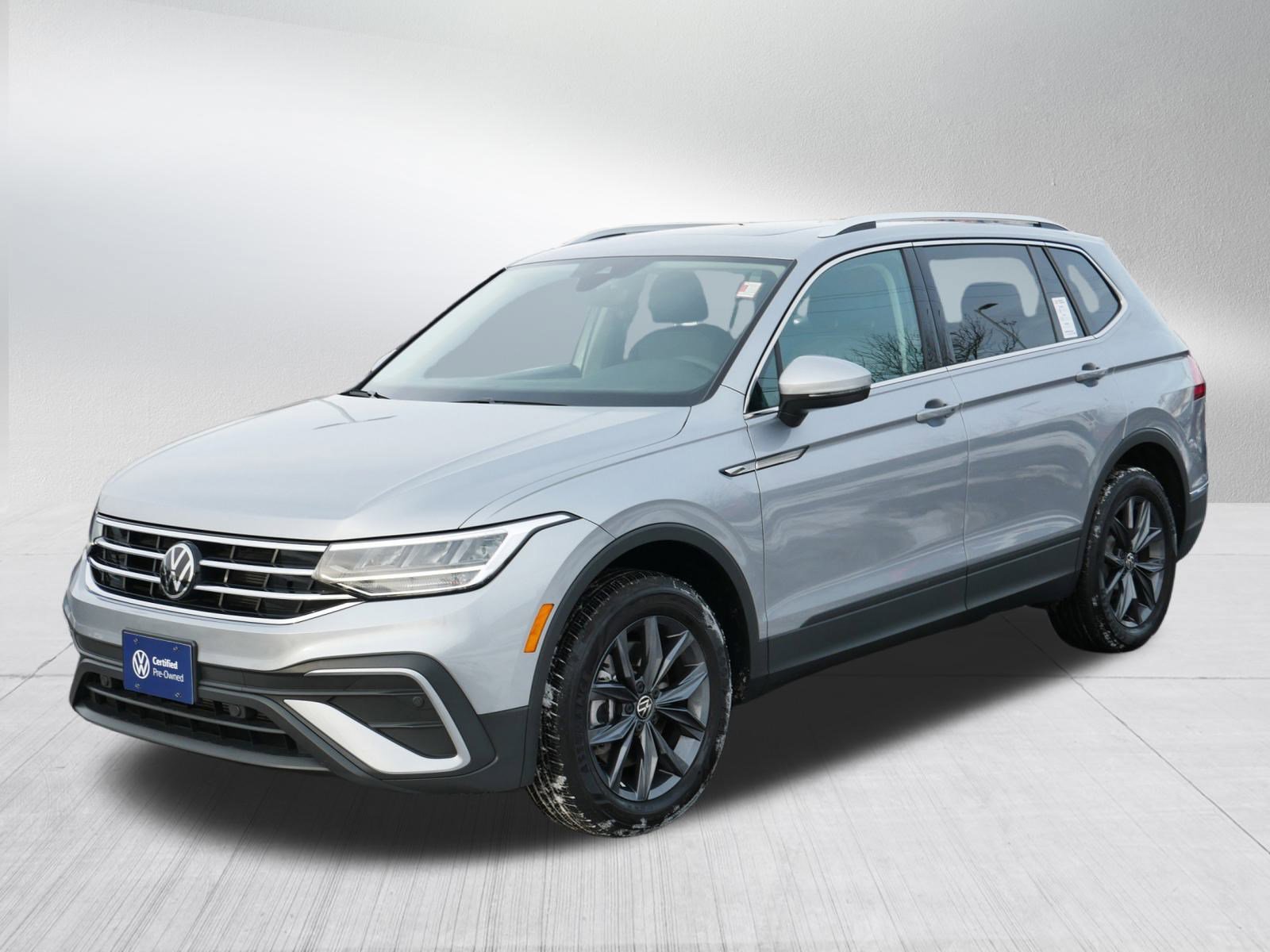 2023 Volkswagen Tiguan SE photo 3