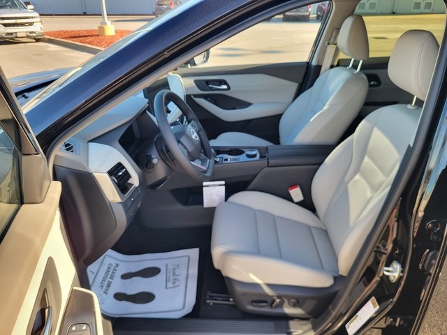 2025 Nissan Rogue SL photo 12