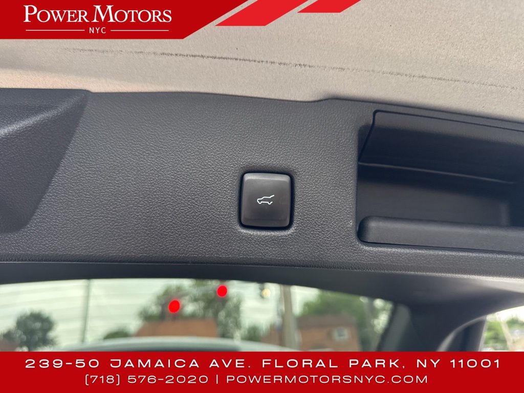 2021 Ford Escape Titanium photo 21