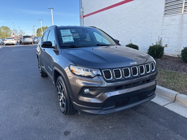 2024 Jeep Compass Latitude's photo