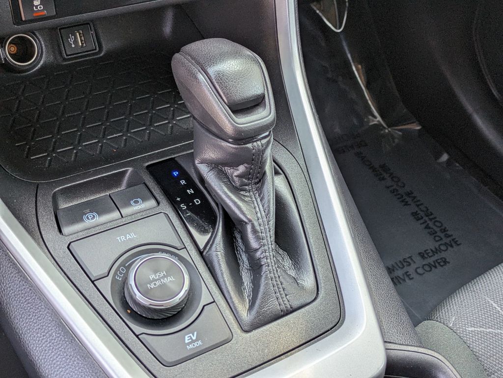 2024 Toyota RAV4 Hybrid photo 21